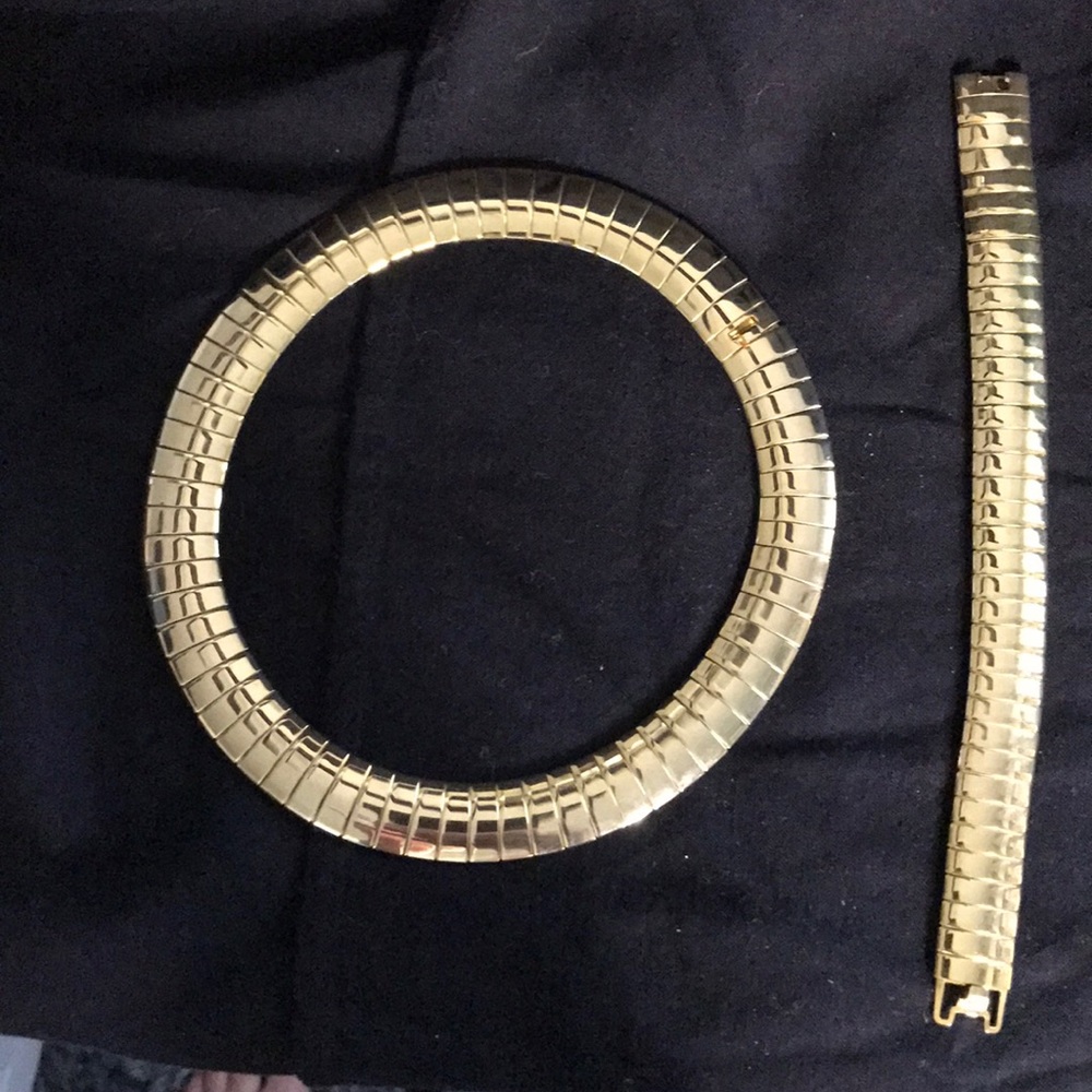 Necklace and bracelet set - Picture 2 of 3